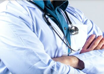 «Αν δεν μου δώσεις τα 3 χιλιάρικα δεν τη βάζω στο χειρουργείο» – Νέα καταγγελία για τον καρδιοχειρουργό στο Ιπποκράτειο