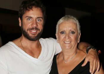 Πώς εντοπίστηκε ο κοριός μέσα στο σπίτι του Γιώργου Μαζωνάκη; – Στο νοσοκομείο η μητέρα του