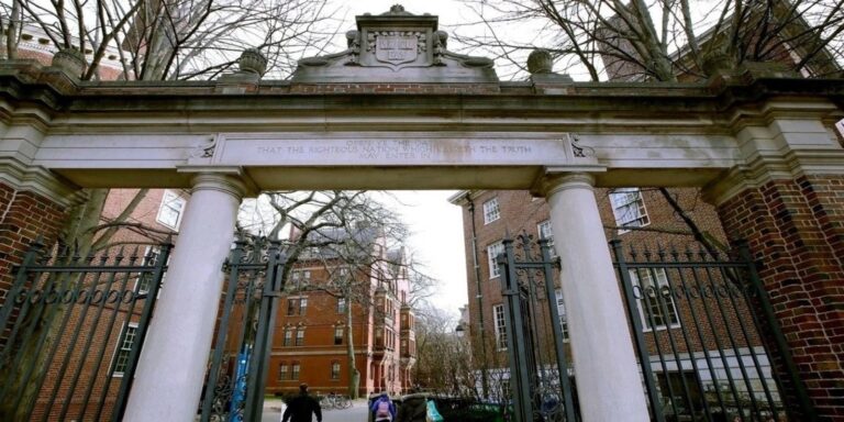 Ντόναλντ Τραμπ: Απαιτεί αποζημίωση ενός δισεκατομμυρίου από το Χάρβαρντ