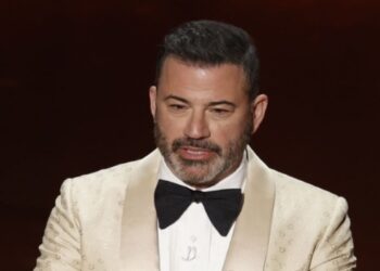 Επιστρέφει η εκπομπή του Τζίμι Κίμελ μετά το “κόψιμο”