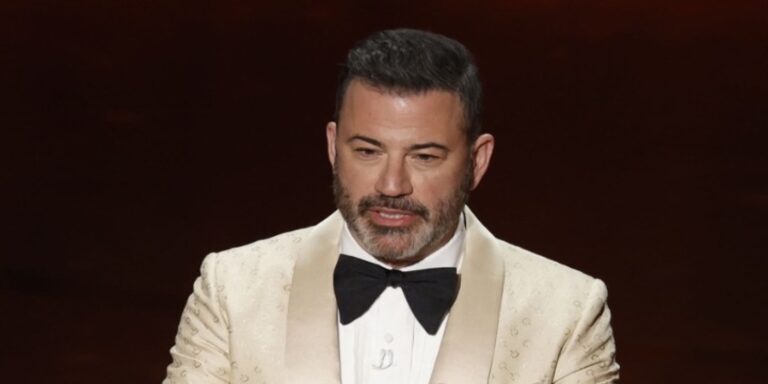 Επιστρέφει η εκπομπή του Τζίμι Κίμελ μετά το “κόψιμο”