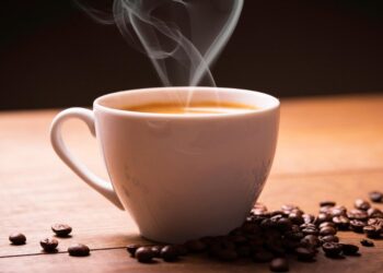 Kαφές: Πώς επηρεάζει τον ύπνο και τα όνειρα