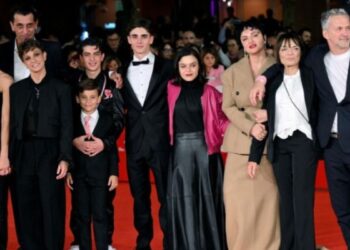 Νικ Κασσαβέτης:  θα σκηνοθετήσει ριμέικ του «The Boy With the Pink Pants»