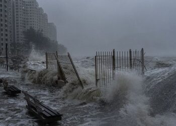 Μαζικές εκκενώσεις στην Κίνα, έφτασε ο υπερτυφώνας Ραγκάσα – Δεκάδες νεκροί σε Ταϊβάν και Φιλιππίνες