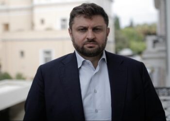 Ζαχαριάδης: «Η ΝΔ αντί να καλέσει τους γαλάζιους κλέφτες, κάλεσε δύο πεθαμένους να καταθέσουν στην Εξεταστική»