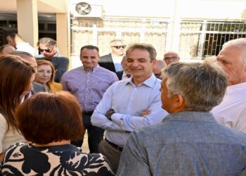 «Επενδύουμε στη δημόσια»: Στο Ωνάσειο Σχολείο Περιστερίου ο Κυριάκος Μητσοτάκης