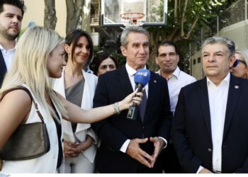 Σφυροκόπημα ΠΑΣΟΚ για Λοβέρδο: Εξαργυρώνει τις υπηρεσίες του στον Μητσοτάκη