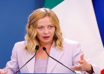 Μελόνι: «Aπό τα οικογενειακά τραπέζια της Κυριακής, θυμάμαι τις πάστες» – Αντιδρά η αντιπολίτευση