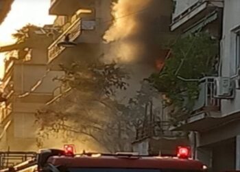 Φωτιά σε διαμέρισμα στο Μεταξουργείο