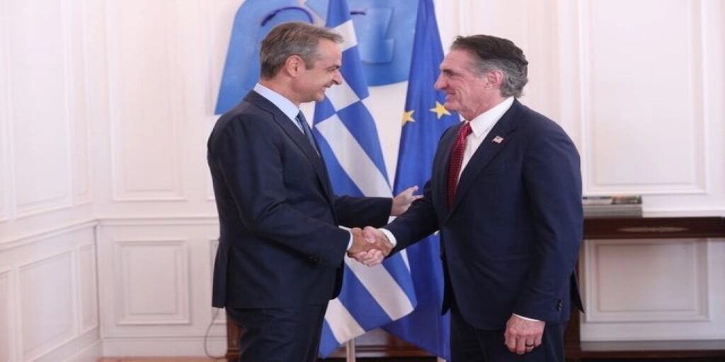 Συνάντηση Μητσοτάκη με τον Υπουργό Εσωτερικών των ΗΠΑ: «Να επεκτείνουμε τη συνεργασία μας»