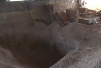 Βοιωτία: Ελεύθερη η γυναίκα που έκρυβε το θάνατο της μητέρας της – Τι ψάχνει τώρα η ΕΛ.ΑΣ.