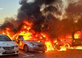 Τρεις νεκροί και δεκάδες τραυματίες από ρωσική πυραυλική επίθεση στην Ουκρανία