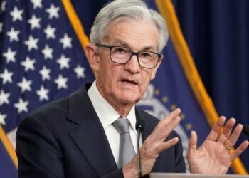 Fed: Μειώνει τα επιτόκια κατά 0,25 μονάδες – Προηγήθηκε πολύμηνος δημόσιος «λιθοβολισμός» από Τραμπ