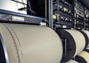 Παπαζάχος για σεισμό στην Εύβοια: «Και 5,8 ρίχτερ να είχαμε στην περιοχή, δεν θα είχε επιπτώσεις» – Τι περιμένουν οι σεισμολόγοι