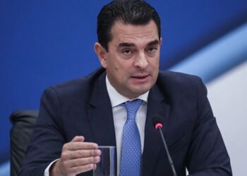 Παραδοχή από Σκρέκα: Η ελληνική οικονομία δεν υπεραποδίδει -Τι είπε για ΟΠΕΚΕΠΕ