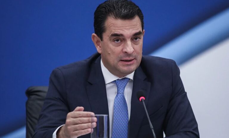 Παραδοχή από Σκρέκα: Η ελληνική οικονομία δεν υπεραποδίδει -Τι είπε για ΟΠΕΚΕΠΕ