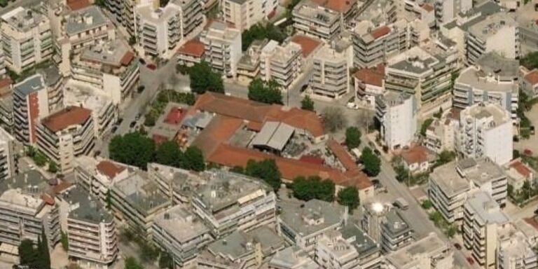 Οι Στάβλοι Παπάφη, η πεζοδρόμηση της Αγίας Σοφίας και τα σχολεία που στάζουν