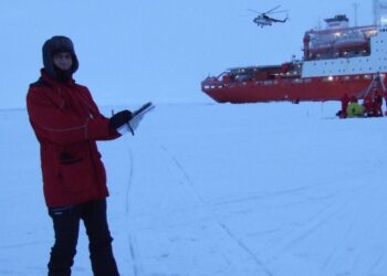 Από την Ύδρα στην Αρκτική:  Καθηγητής μελετά το πολικό κλίμα και χαρτογραφεί το λιώσιμο των πάγων