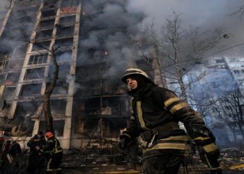 Πόλεμος στην Ουκρανία: Βραδινή ρωσική αεροπορική επιδρομή στο Κίεβο