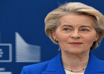 Financial Times: Οι Ρώσοι “έριξαν” το GPS στο αεροπλάνο της φον ντερ Λάιεν