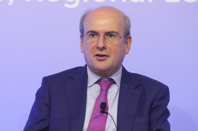 ΔΕΘ 2025: Παρεμβάσεις 1,5 δισ. ευρώ για τη μεσαία τάξη προανήγγειλε ο Χατζηδάκης