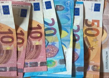 ΟΑΣΑ: Βουτιά 1,9% στο εισόδημα των νοικοκυριών το 2025 εξαιτίας της ακρίβειας