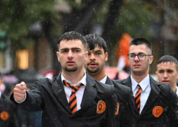 28η Οκτωβρίου: Υπό καταρρακτώδη βροχή η μαθητική παρέλαση στη Θεσσαλονίκη