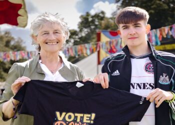 Κάλπες στην Ιρλανδία: Φαβορί η αριστερή Κάθριν Κόνολι