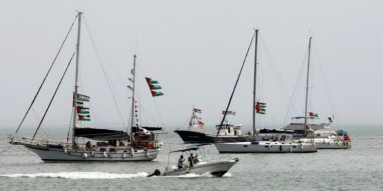 Global Sumud Flotilla: Επαναπατρίζονται οι 27 Έλληνες ακτιβιστές που βρίσκονται σε φυλακή του Ισραήλ