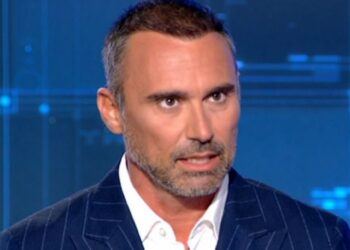 Καπουτζίδης: Γιατί δεν έδειξα ανοιχτά γκέι τον Σπύρο του «Παρά Πέντε» – Η μεγάλη επιστροφή