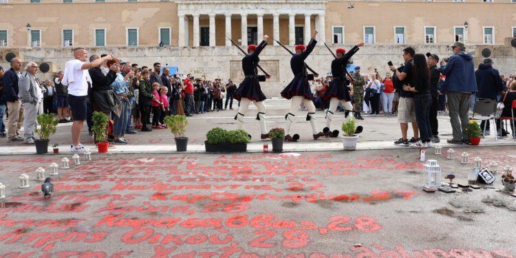 Ποιος τελικά θα καθαρίζει τον Άγνωστο Στρατιώτη!