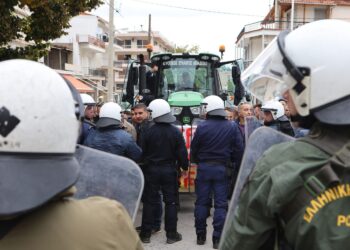 Στον κλοιό των αγροτών η κυβέρνηση –  ΟΠΕΚΕΠΕ και επιδοτήσεις φτάνουν στα… κάγκελα Μαξίμου τους αγρότες