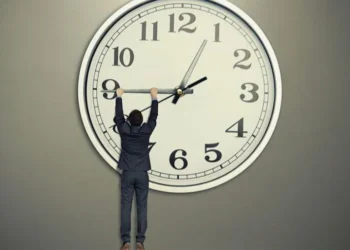 Aλλαγή ώρας: Ποια Κυριακή αλλάζουμε του… ρολογιού τους δείκτες