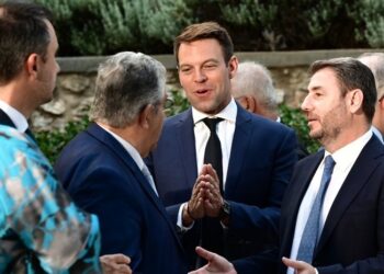 ΠΑΣΟΚ, ΣΥΡΙΖΑ, ΚΙΔΗ, ΝΕΑΡ: Ο θαυμαστός κόσμος της Ελληνικής Αντιπολίτευσης…