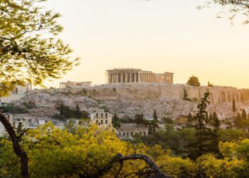 Ανοιξιάτικος καιρός με αρκετές συννεφιές – Στους 24 βαθμούς ο υδράργυρος