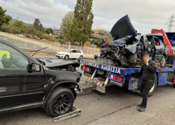 Τροχαίο στην Αθηνών-Κορίνθου: Νεκρός οδηγός μηχανής, συγκρούστηκε με φορτηγό και τυλίχθηκε στις φλόγες