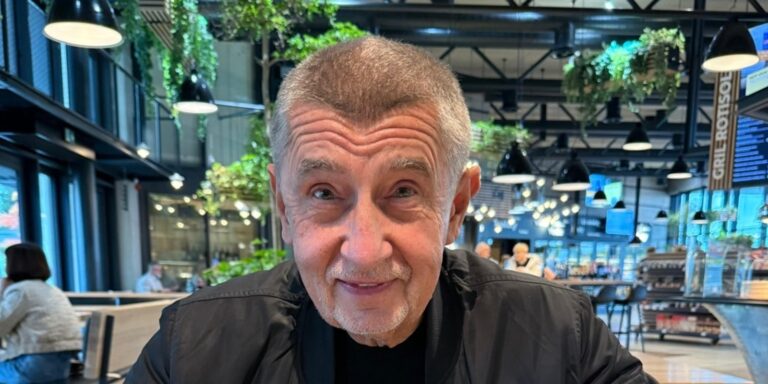 «Πρώτα η Τσεχία»: Η επικράτηση του τραμπικού ήθους στην Πράγα