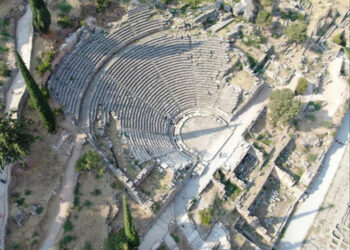 Δελφοί: Τουρίστες επιχείρησαν να κλέψουν αρχαία