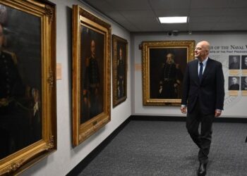 Άλλο Δένδιας άλλο Σαμαράς