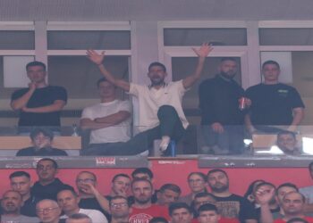 «Τρελαμένος» Τζόκοβιτς τραγούδησε σύνθημα του Ολυμπιακού (βίντεο)