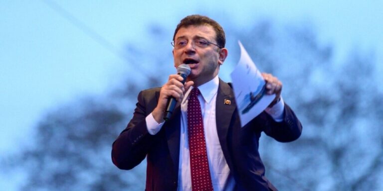 Ιμάμογλου στο politico: Θα διεκδικήσω την Προεδρία της Τουρκίας – Γιατί θα νικήσω τον Ερντογάν μέσα από το κελί