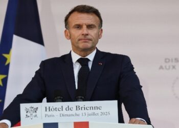 Politico: Η κατάρρευση του Μακρόν αποδυναμώνει την Ευρώπη