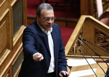 Φάμελλος: Ζούμε την τέλεια καταιγίδα – Made by Mitsotakis