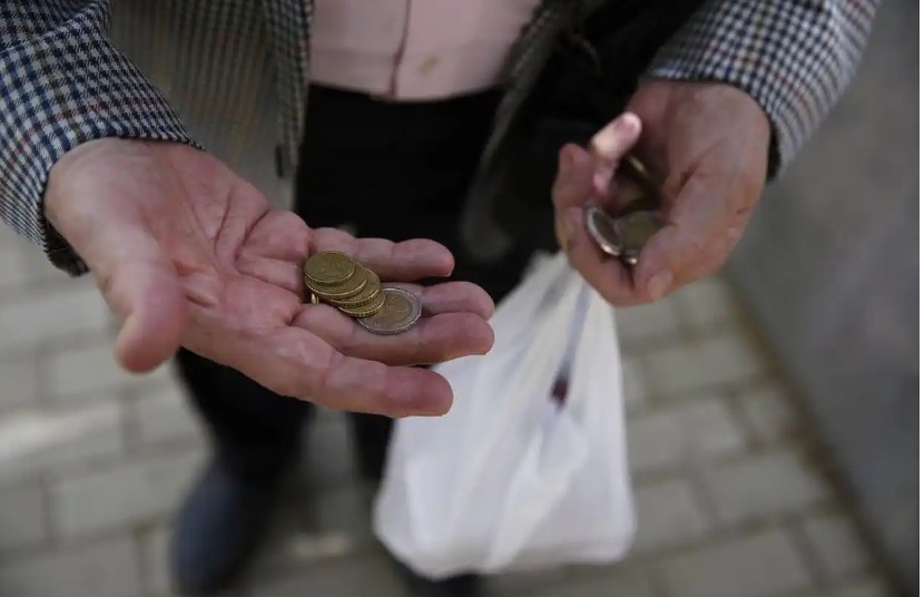 Alco-Δυστοπική πραγματικότητα: To 72% φοβάται ότι δεν θα τα βγάλει πέρα το 2026