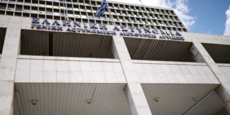 Θεσσαλονίκη: Χειροπέδες σε δύο 22χρονους για 54 διαρρήξεις πολυτελών οχημάτων