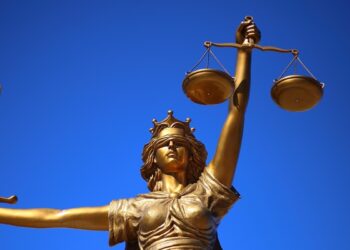 Η Δικαιοσύνη που αργεί να ξυπνήσει