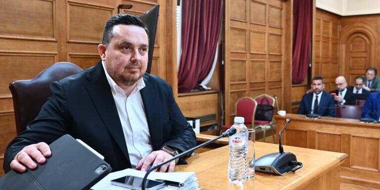 Αντιπολιτευτικά πυρά με αιχμή την παραίτηση Καϊμακάμη: Πεδίο εξυπηρέτησης συμφερόντων ο ΟΠΕΚΕΠΕ