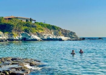 Καιρός: Άστατος έως το απόγευμα – Υψηλές για την εποχή θερμοκρασίες