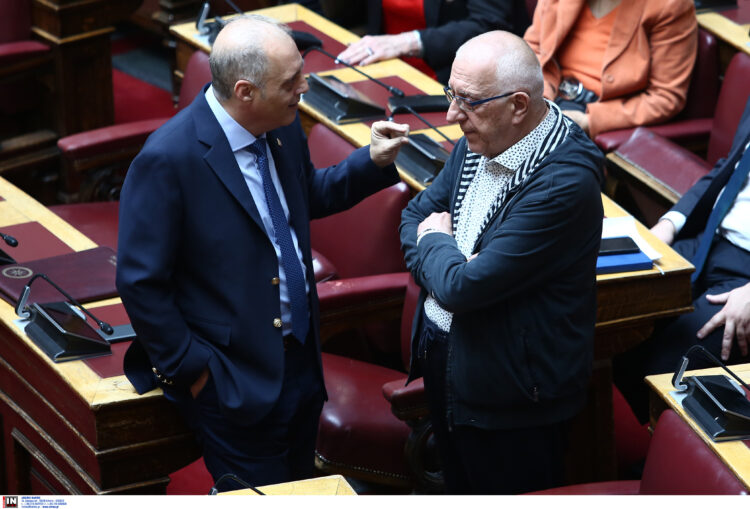 Αήθης επίθεση Βελόπουλου σε Νικήτα Κακλαμάνη