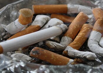 Η ΕΕ φέρνει μεγάλες αυξήσεις φόρων στα τσιγάρα – Πόσο θα κοστίζει ένα πακέτο